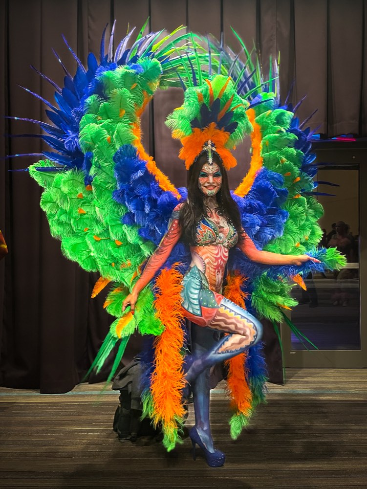 Award-winning bodypainting — LivingBrush
